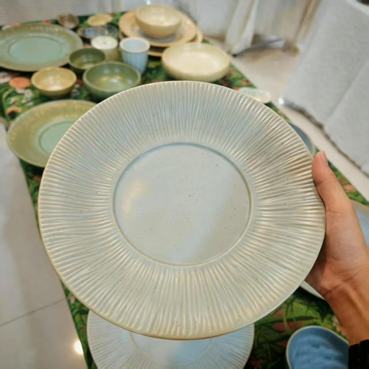 Decorative Bowl Smooth glazed surface, easy to clean and dishwasher safe
