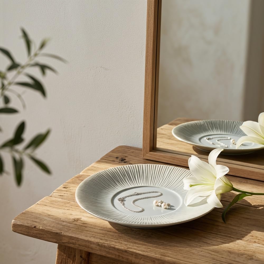 Decorative Bowl Smooth glazed surface, easy to clean and dishwasher safe