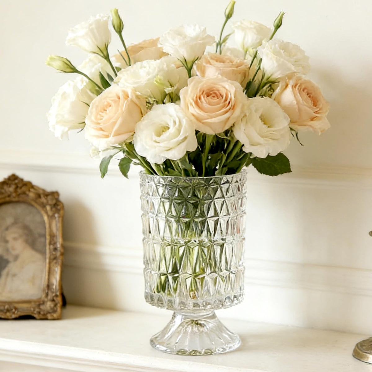 BLOFLO Embossed Glass Vase, 7'' Crystal Glass Vases, Pedestal Big Base Glass Bouquet Vase, Hydroponic Glass Transparent Vase for Home Office Wedding Dining Table Party (Ribbed Pattern)
