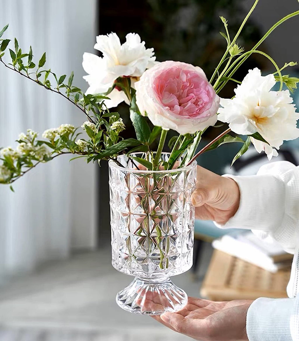 BLOFLO Embossed Glass Vase, 7'' Crystal Glass Vases, Pedestal Big Base Glass Bouquet Vase, Hydroponic Glass Transparent Vase for Home Office Wedding Dining Table Party (Ribbed Pattern)