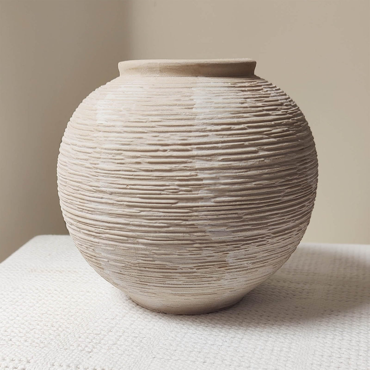 Rustic Ceramic Vintage Farmhouse Vase for Decor (Small Ribbed Whitewash)