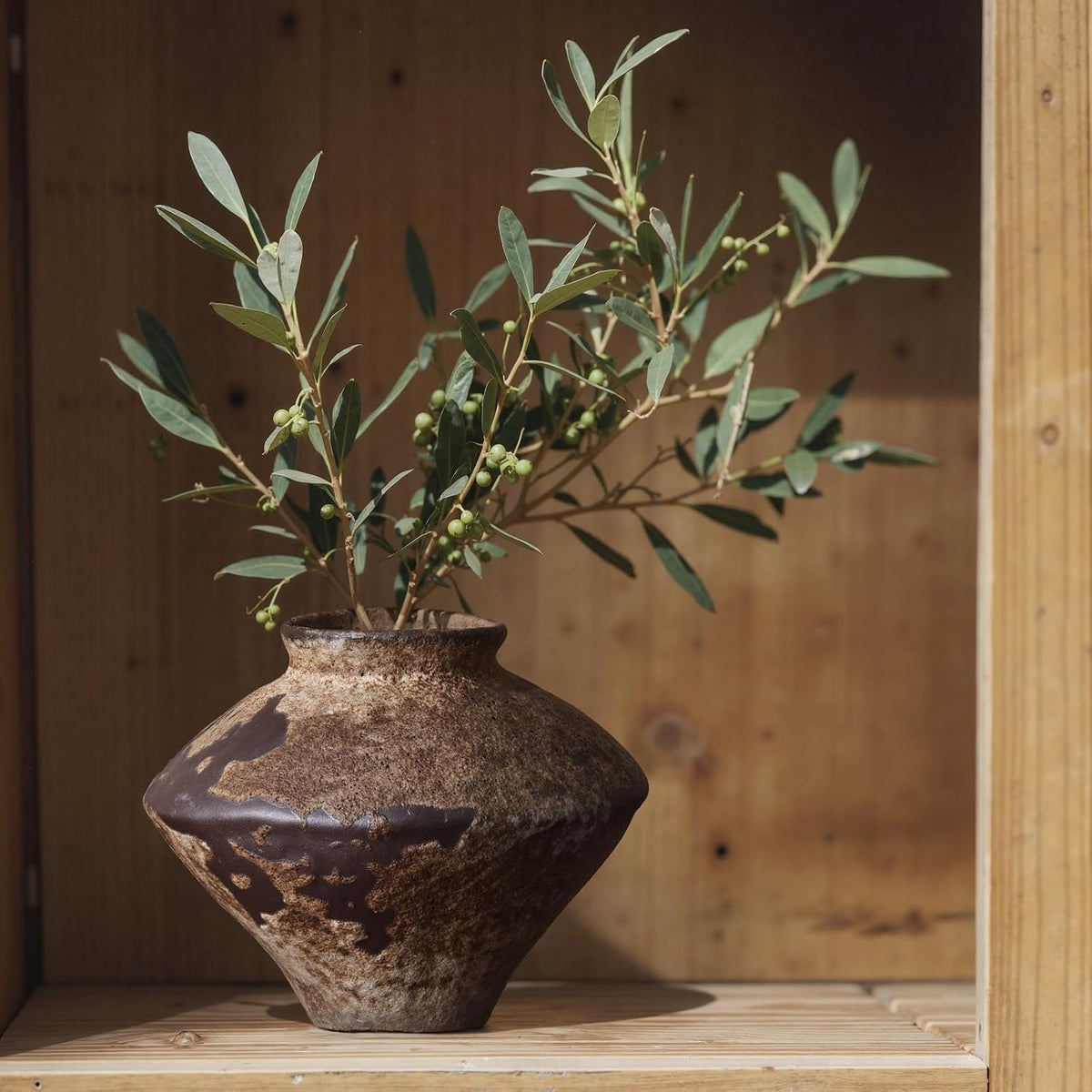 Wabi Sabi Rusty Vintage Vase, 6.3" Tall Wabi Sabi Decor Rustic Farmhouse Pottery Vase for Centerpiece, Textured Pottery Flower Vases for Home Decorative, Table, Living Room, Bedroom, Bathroom, Kitchen