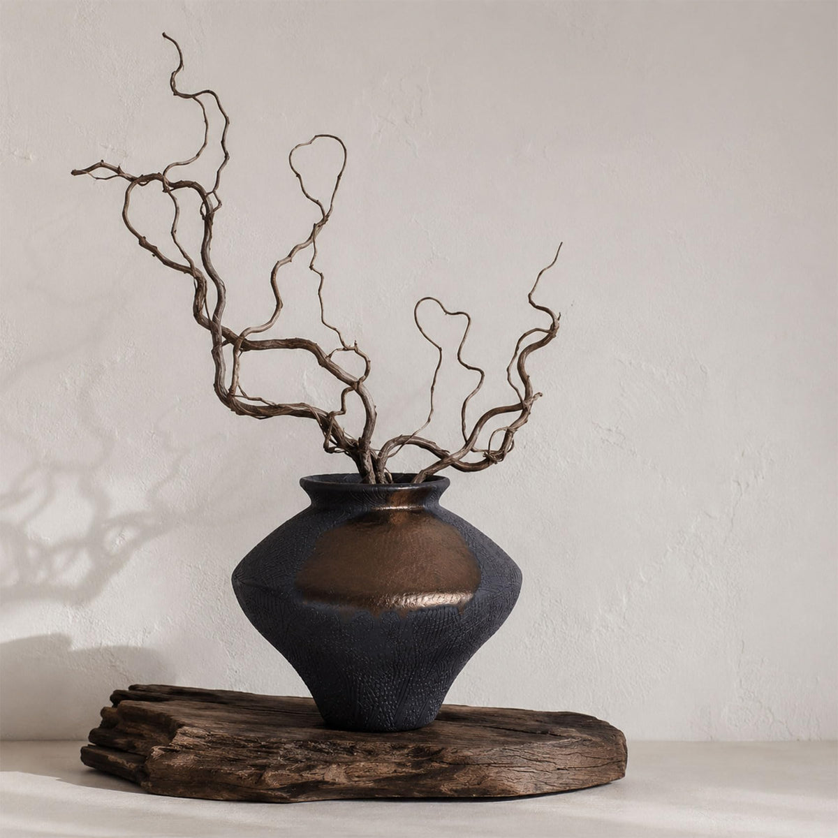 Wabi Sabi Rusty Vintage Vase, 6.3" Tall Wabi Sabi Decor Rustic Farmhouse Pottery Vase for Centerpiece, Textured Pottery Flower Vases for Home Decorative, Table, Living Room, Bedroom, Bathroom, Kitchen