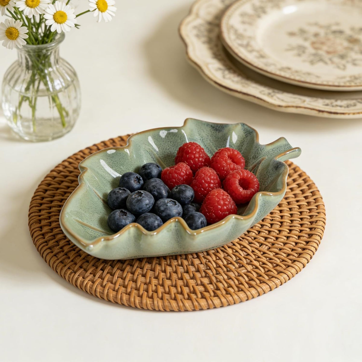 Ceramic Leaf Shaped Dish 7.1" x 5.3" Small Decorative Tray for Jewelry, Soap, Keys, Snacks, Green Glazed Leaf Bowl for Bathroom Vanity, Kitchen Counter, Boho Farmhouse Home Decor