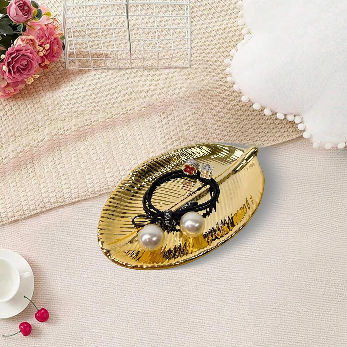 Trinket Dish Decorative Bowl - Jewelry Dish Tray Golden Leaf Shaped Ceramic Ring Bracelet Necklace Holder for Birthday Party Wedding Womens Ladies Girls Small