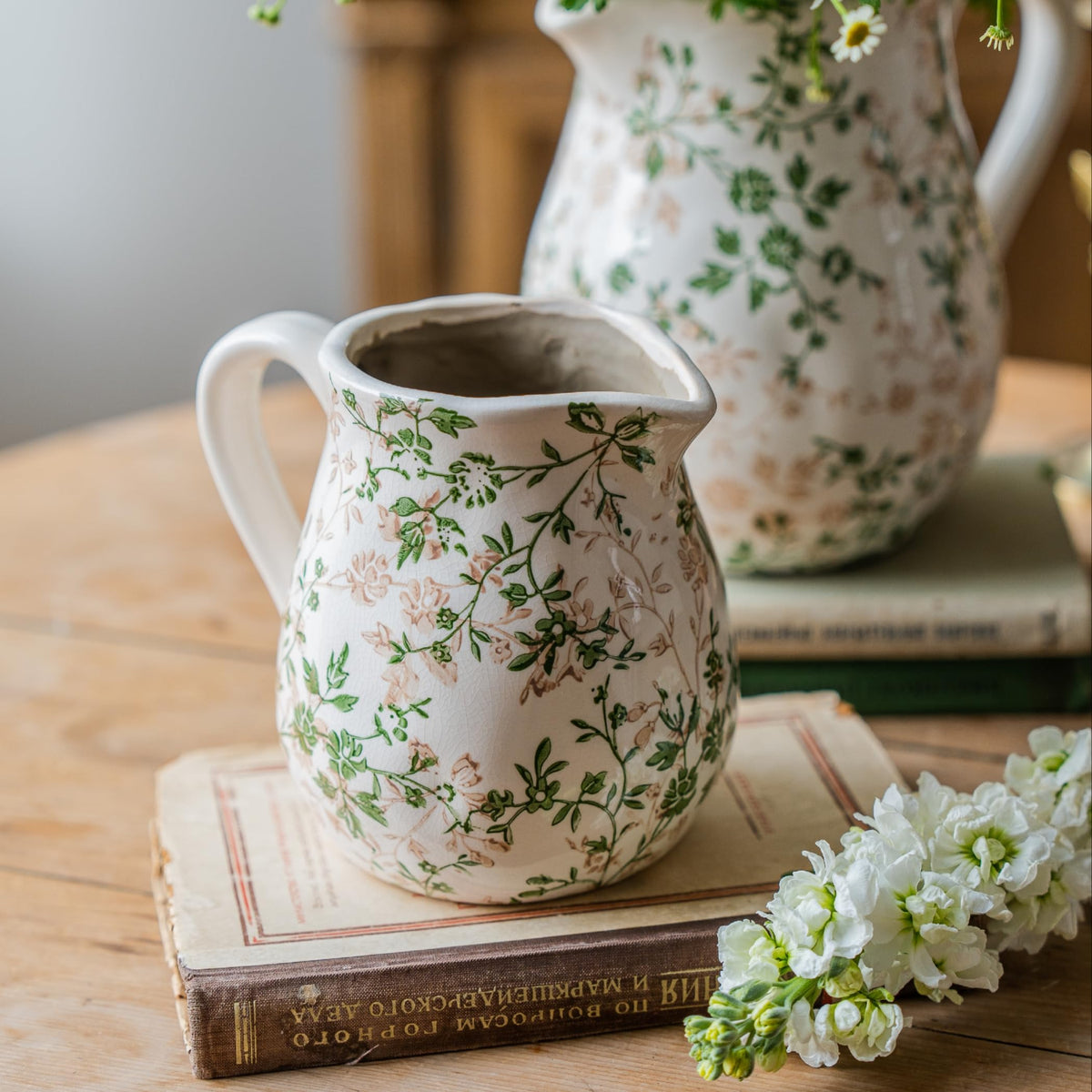 Teweiqi Vintage Vase Set of 3, Ceramic Flower Vases Chinoiserie Decor, Rustic Farmhouse Vases Retro Decorative Vases, for Home Living Room Kitchen Table Mantle Shelf Decor - Green and White