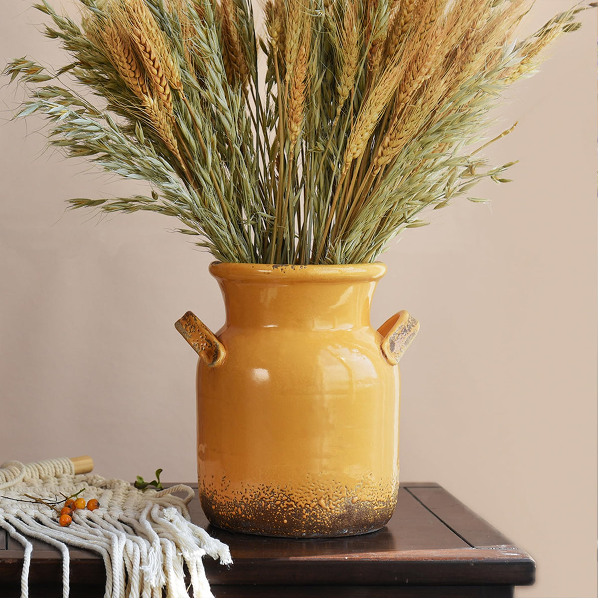 Quoowiit Ceramic Rustic Farmhouse Vase, Distressed Decorative Flower Vases for Home Decor, Ideal Shelf Decor, Green Boho Vase for Living Room Bedroom Kitchen Office Centerpiece Table Decorations