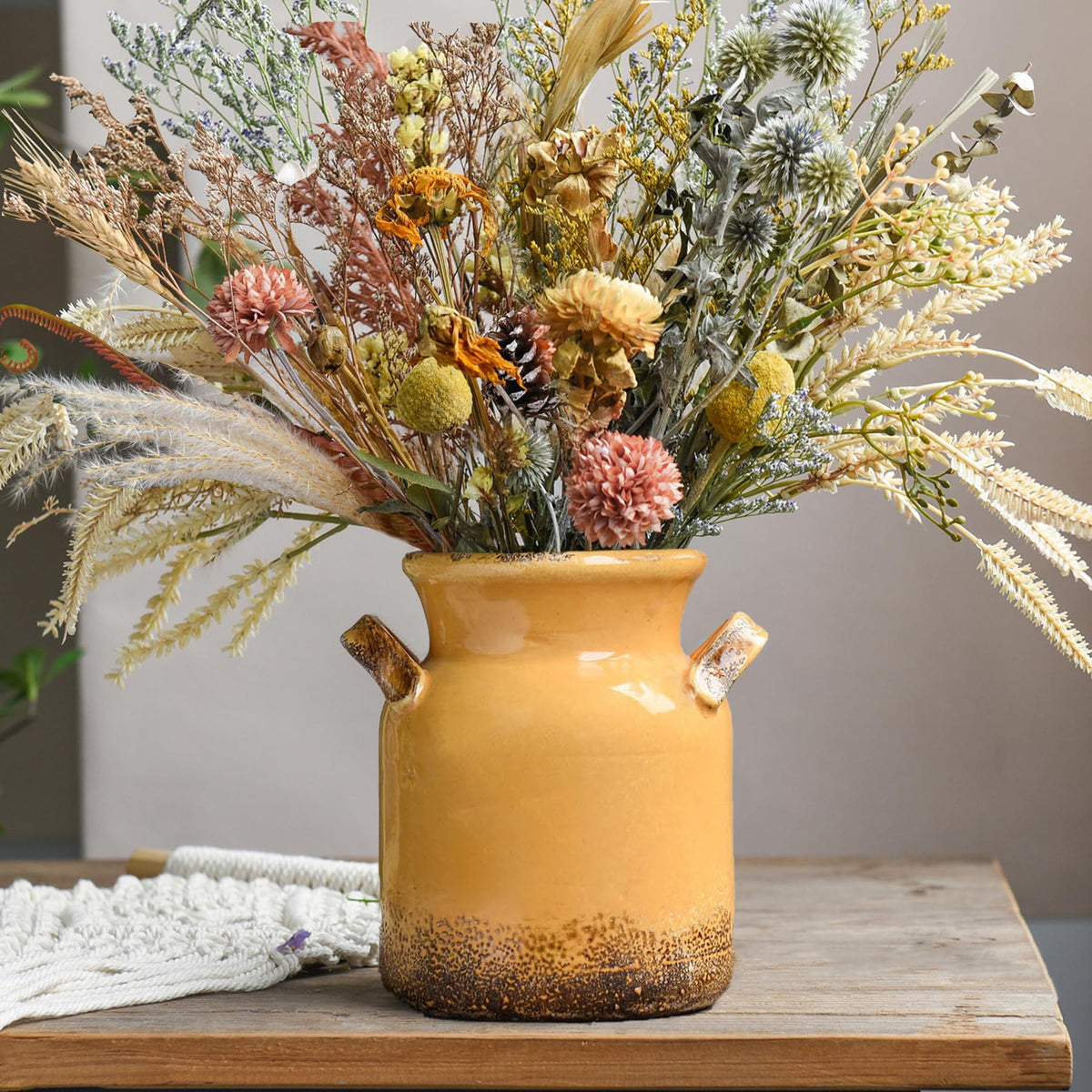 Quoowiit Ceramic Rustic Farmhouse Vase, Distressed Decorative Flower Vases for Home Decor, Ideal Shelf Decor, Green Boho Vase for Living Room Bedroom Kitchen Office Centerpiece Table Decorations