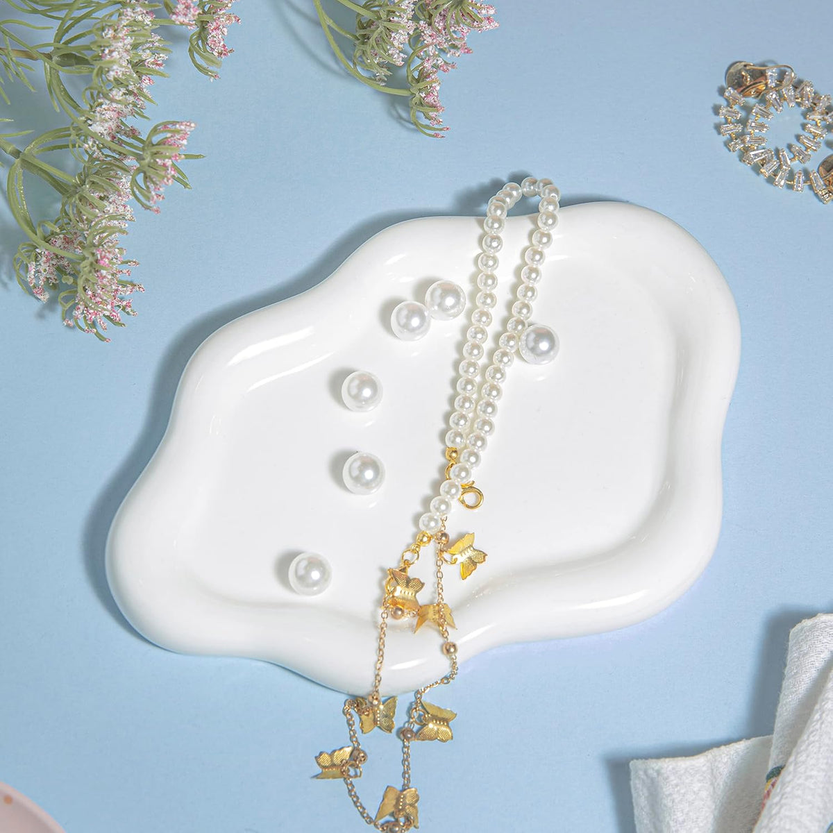 Lynagert Cloud Trinket Dish, Chubby Jewelry Tray, Ceramic Jewelry Ring Trinket Dish for Rings Earrings Necklace Organizer, Mother's Day Thanksgiving Christmas Birthday Bridesmaid Gifts (White)